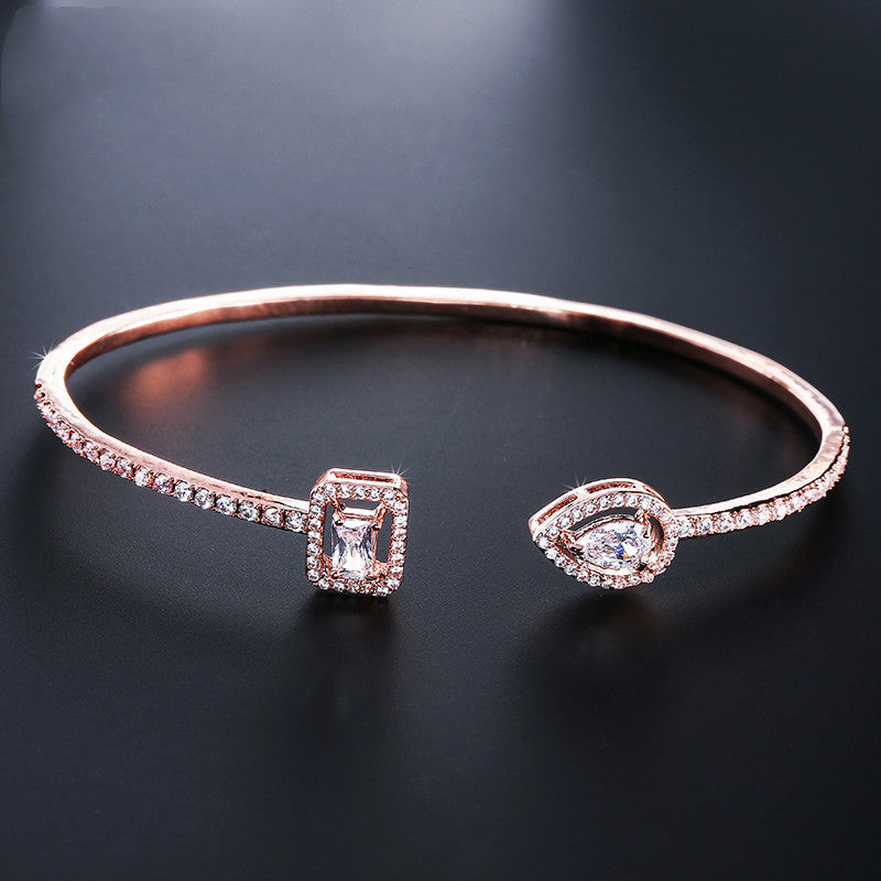 BoldlyBeautiful - Simple Exquisite Bracelet with Micro Inlaid AAA Zircon