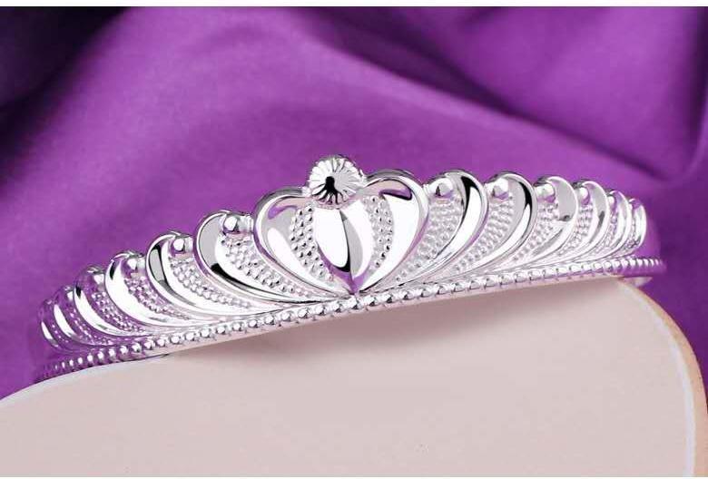 BoldlyBeautiful - Crown Bracelet Fashion Jewelry