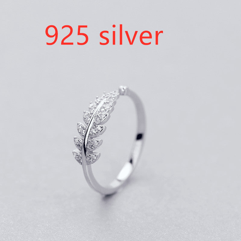 BoldlyBeautiful - Elegant Leaf Ring Women's Daily Wear