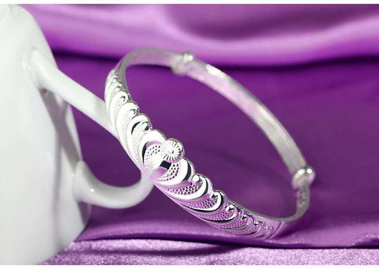 BoldlyBeautiful - Crown Bracelet Fashion Jewelry