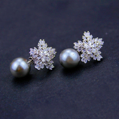 BoldlyBeautiful - Elegant Snow Pearl Earrings