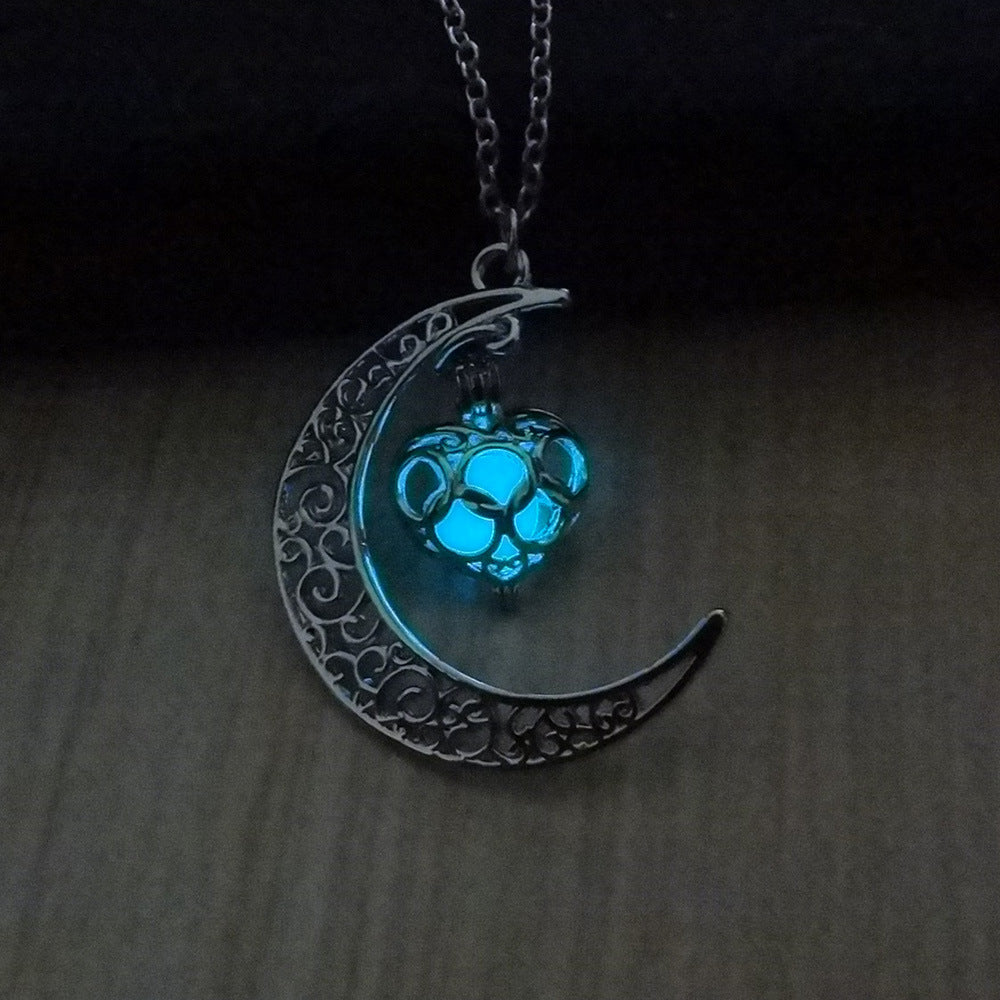 BoldlyBeautiful - Glowing Pendant Necklace with Silver Plated Chain