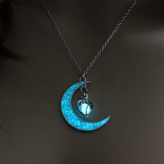 BoldlyBeautiful - Glowing Pendant Necklace with Silver Plated Chain