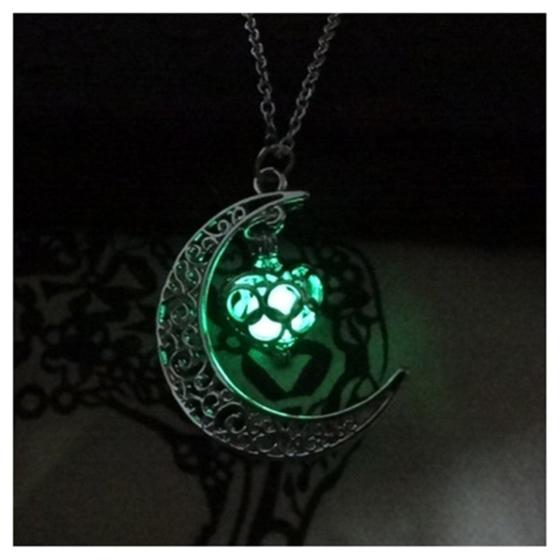 BoldlyBeautiful - Glowing Pendant Necklace with Silver Plated Chain