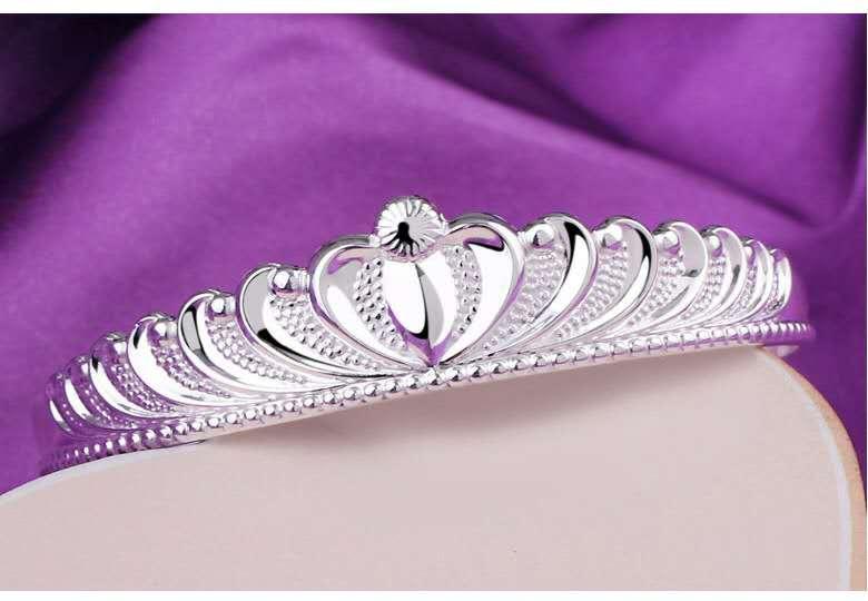 BoldlyBeautiful - Crown Bracelet Fashion Jewelry