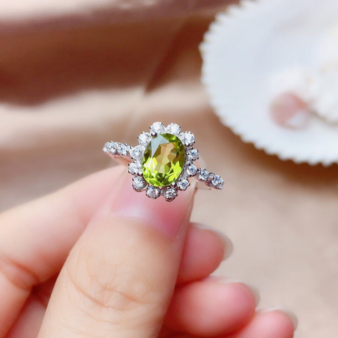 BoldlyBeautiful - Olivine Set with Transparent and Pure Crystals