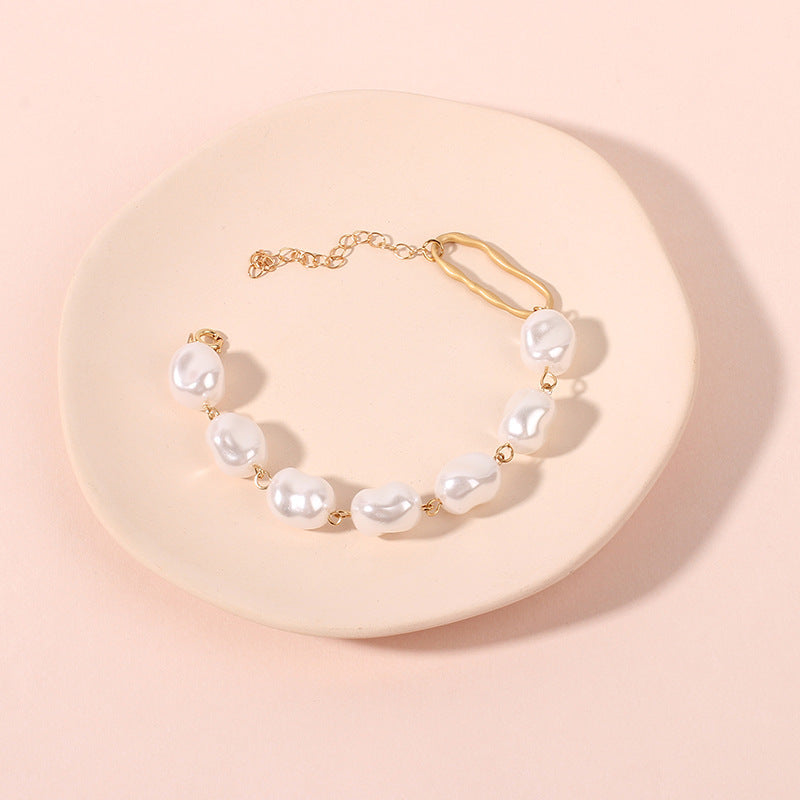 BoldlyBeautiful - Elegant Baroque Irregular Pearl Bracelet