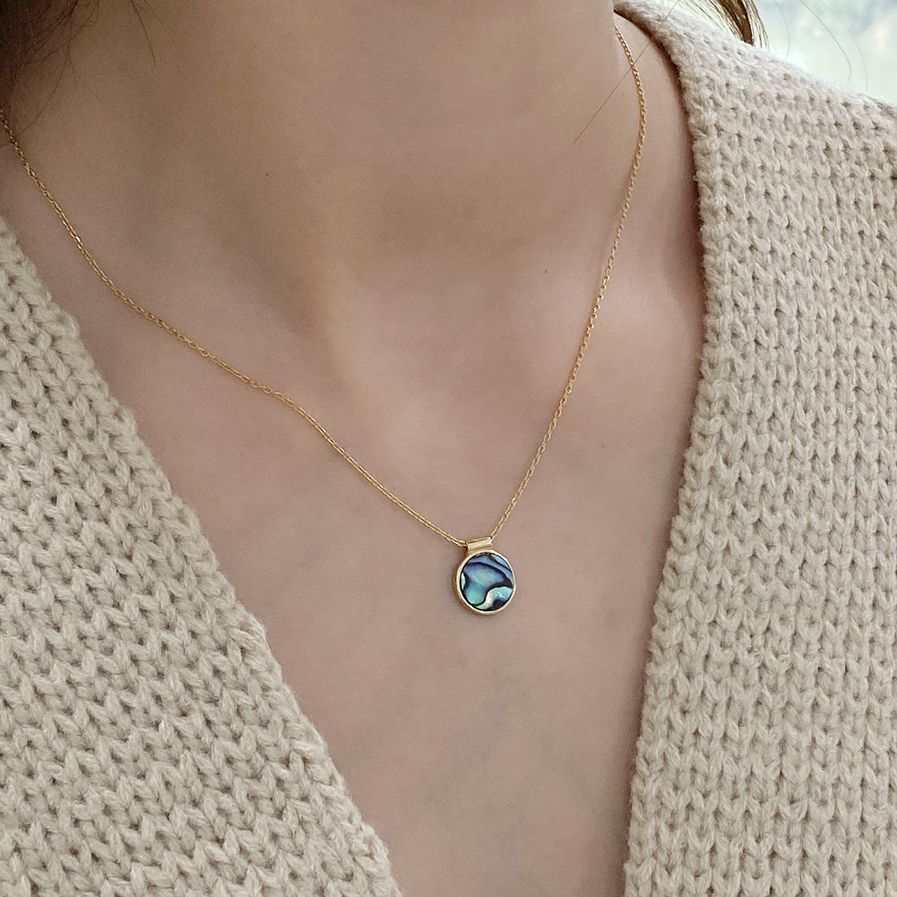 BoldlyBeautiful - Sterling Silver Shell Pendant Necklace