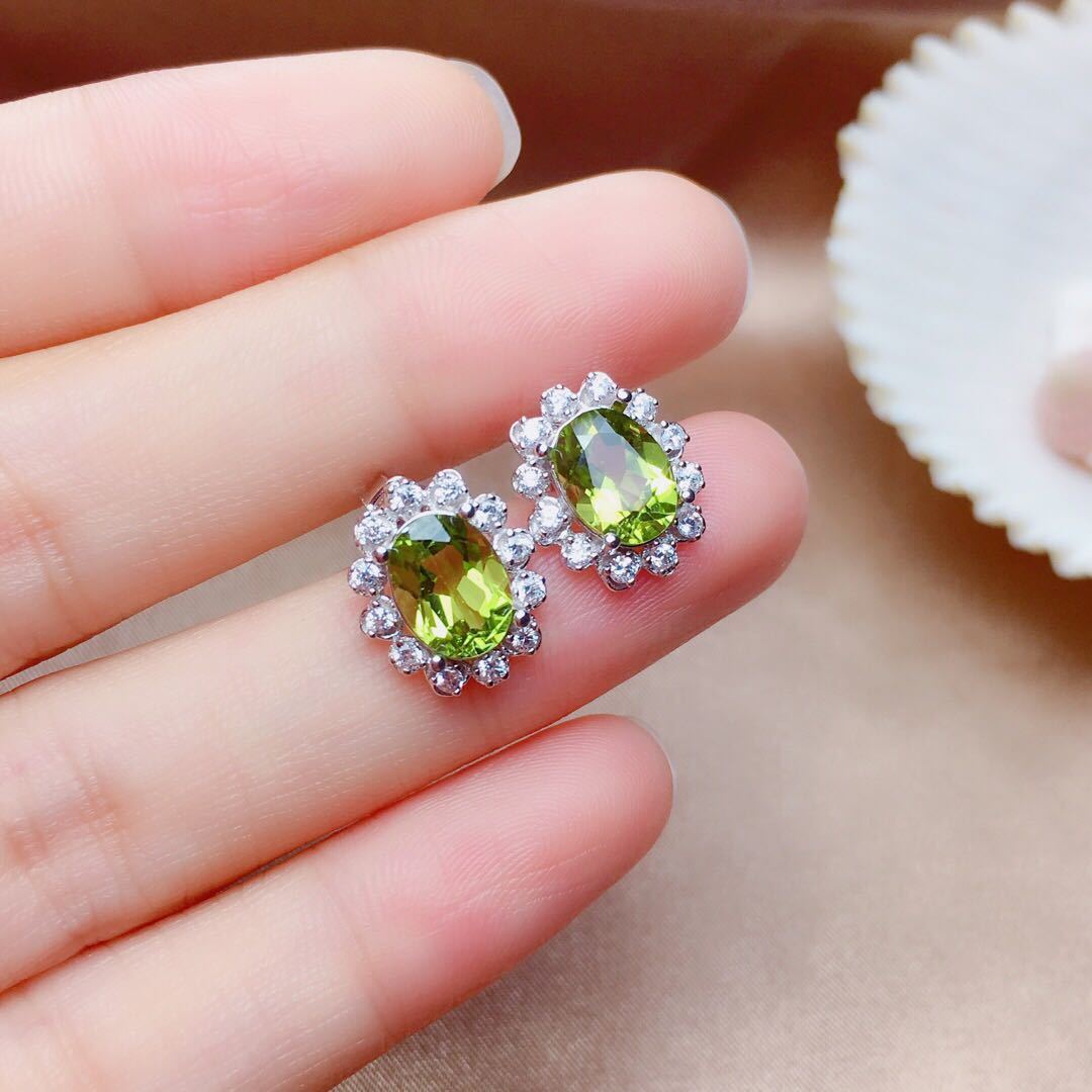 BoldlyBeautiful - Olivine Set with Transparent and Pure Crystals