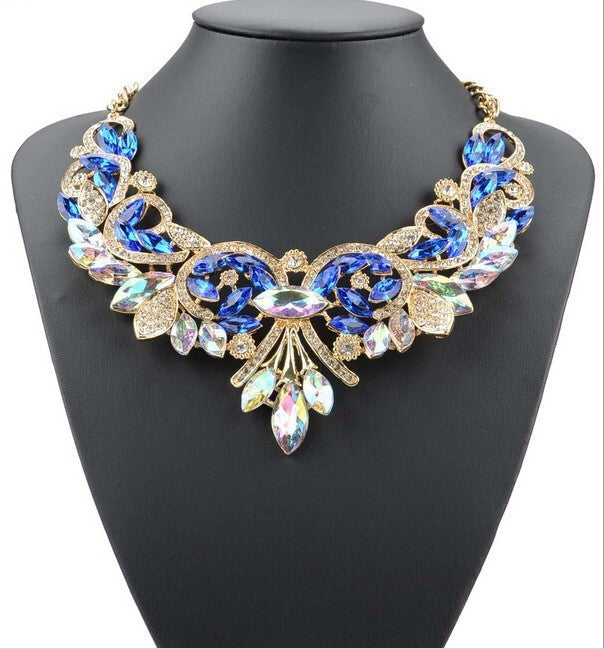 BoldlyBeautiful - Diamond Alloy Flower Necklace For Women