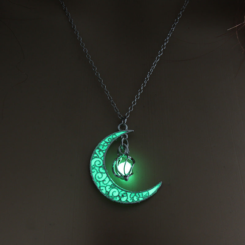 BoldlyBeautiful - Glowing Pendant Necklace with Silver Plated Chain