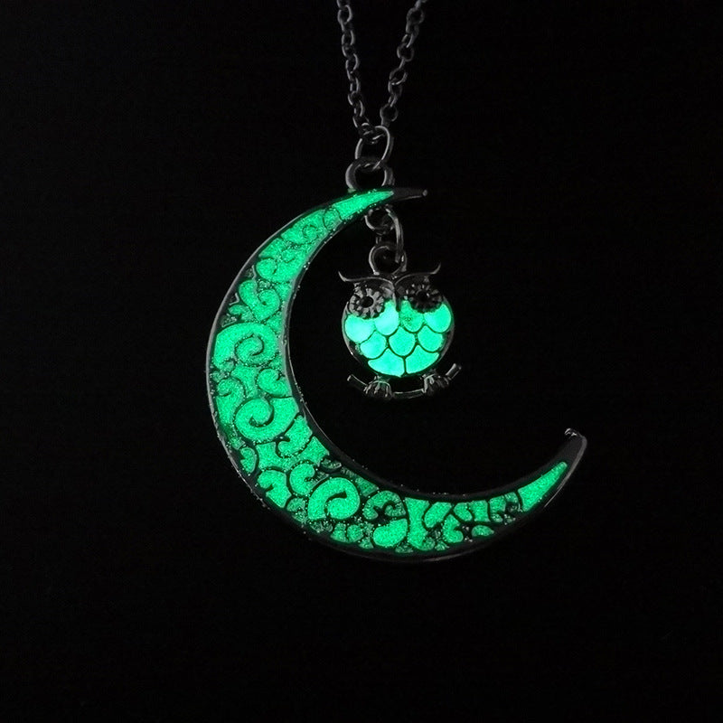 BoldlyBeautiful - Glowing Pendant Necklace with Silver Plated Chain