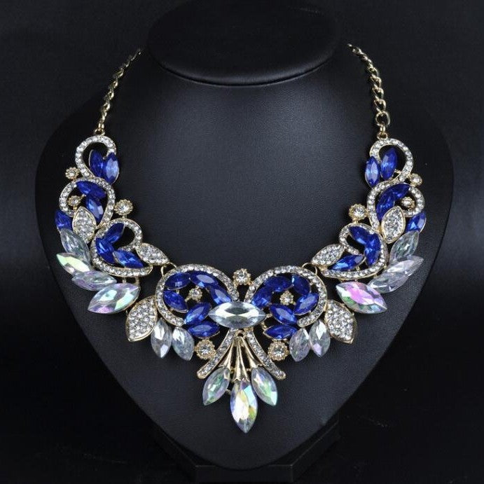 BoldlyBeautiful - Diamond Alloy Flower Necklace For Women