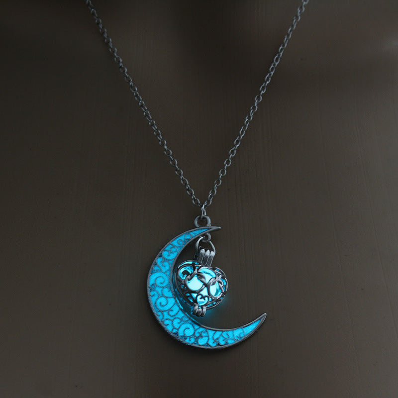 BoldlyBeautiful - Glowing Pendant Necklace with Silver Plated Chain