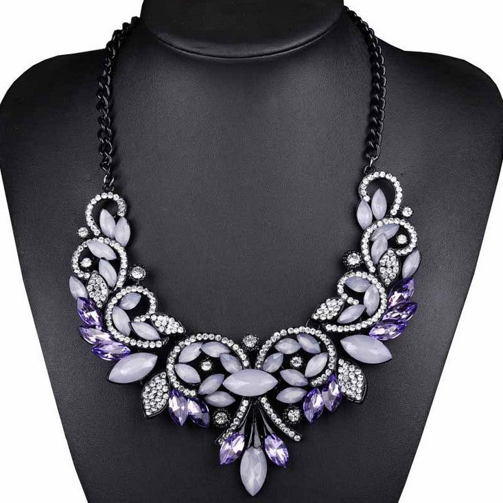 BoldlyBeautiful - Diamond Alloy Flower Necklace For Women