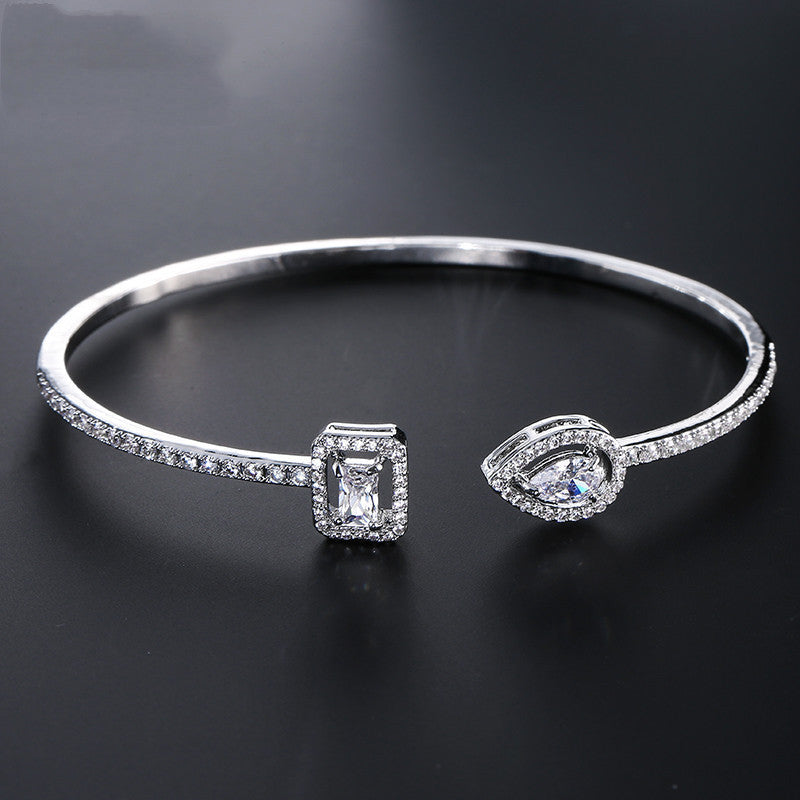 BoldlyBeautiful - Simple Exquisite Bracelet with Micro Inlaid AAA Zircon