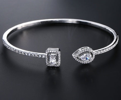 BoldlyBeautiful - Simple Exquisite Bracelet with Micro Inlaid AAA Zircon